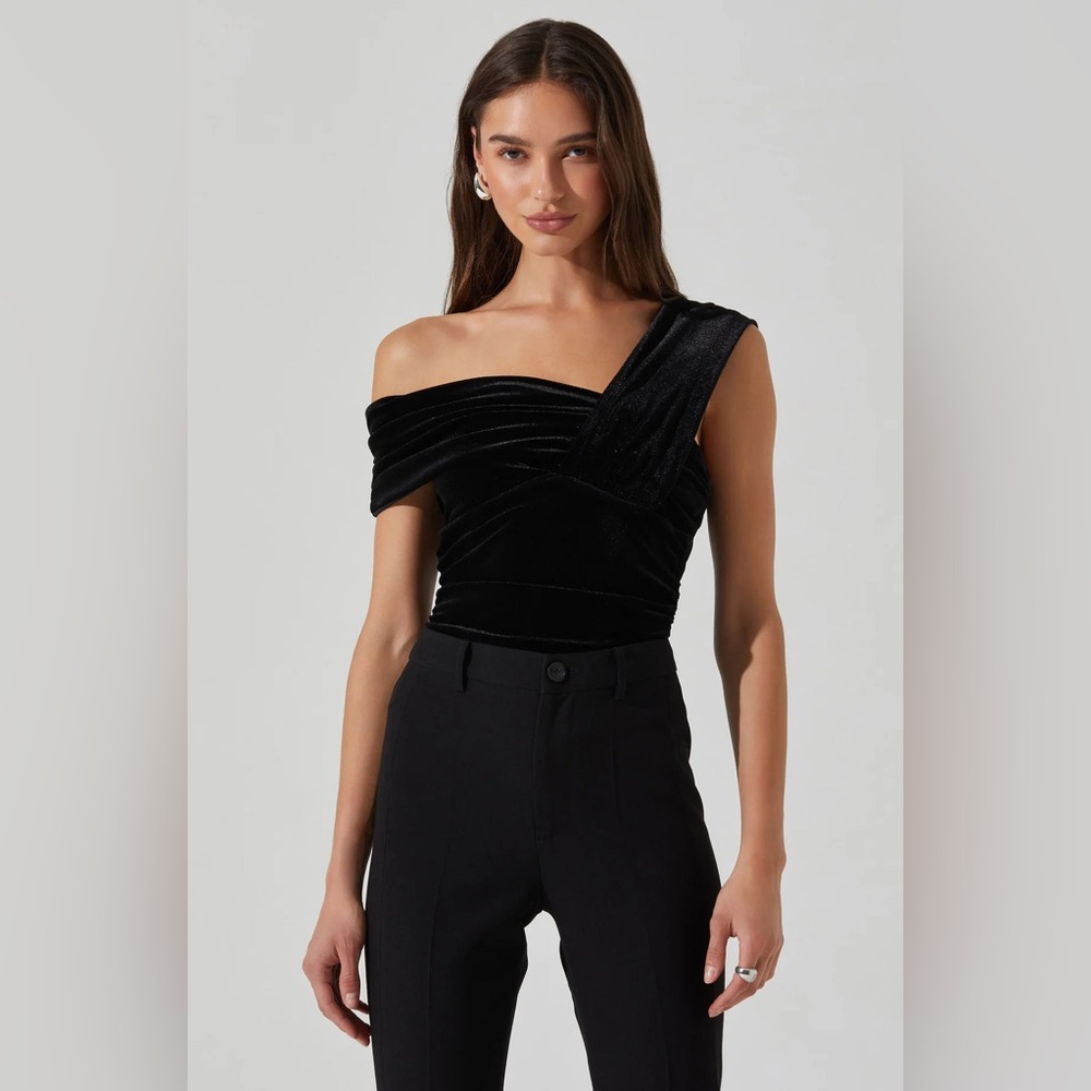 Astr the label NERA Black Velvet bodysuit size S EUC